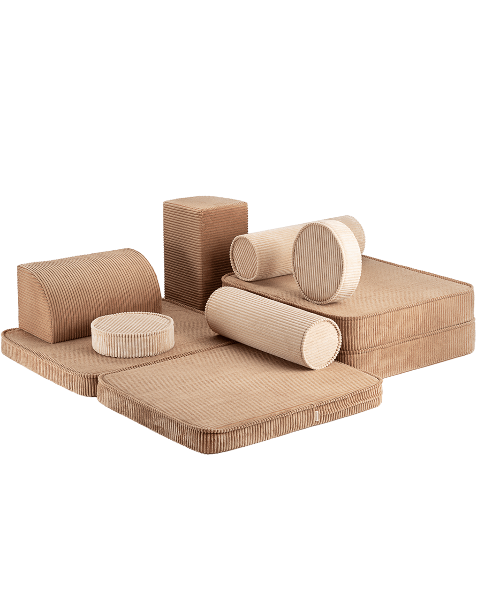 Toffee Settee